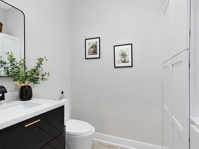 9374 Reymont St — Photo 34