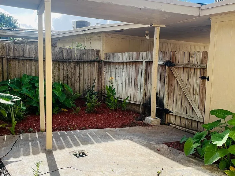 3258 Continental Dr — Photo 16