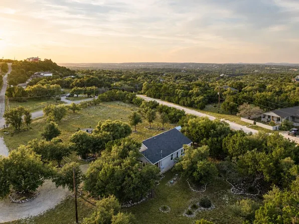 1816 Spring Valley Dr, Dripping Springs, TX 78620
