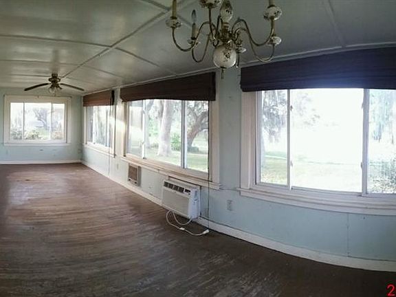 5th image of 813 W Main St