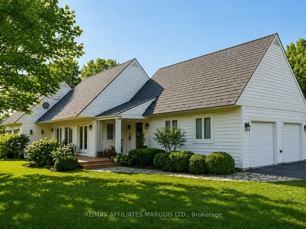 18537 Stonehouse Point Rd, South Glengarry, ON K6H 5R5