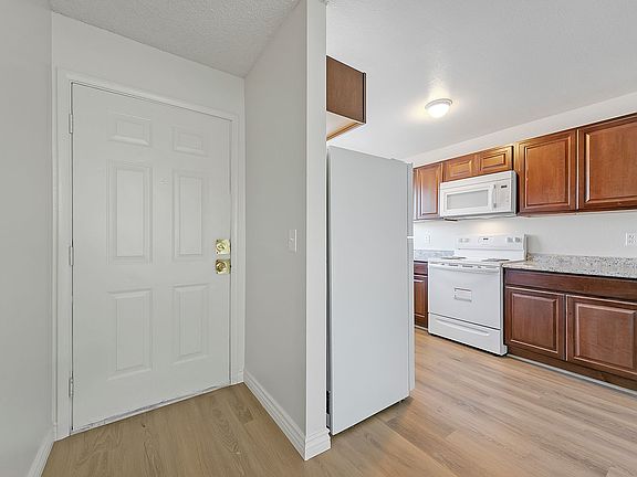 4th image of 3567 Arville St Unit 707B
