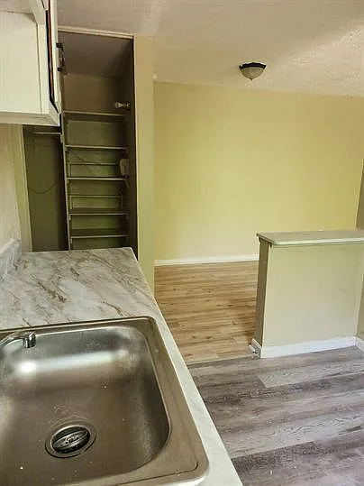 13945 Superior Rd — Photo 6