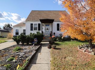 22 Park Dr, Bellmawr, NJ 08031