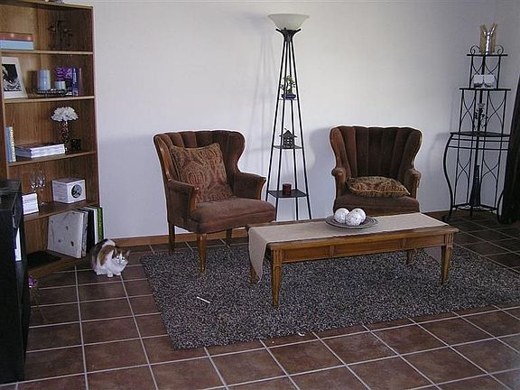 5th image of 305 W Franklin St
