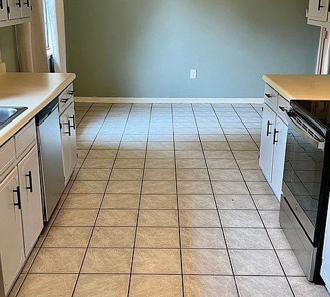 4th image of 3519 Northpines Dr