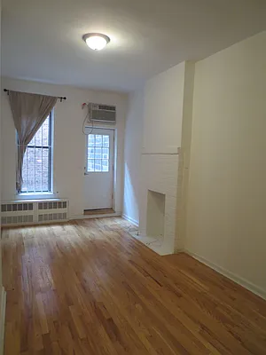 Rented by Waverly Realty Associates | media 21