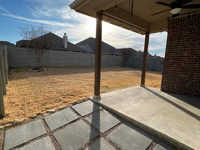 1805 Lark Ln — Photo 24