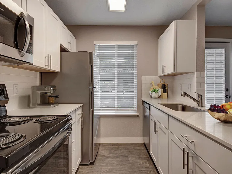 Arbor Creek Apartments — Photo 19