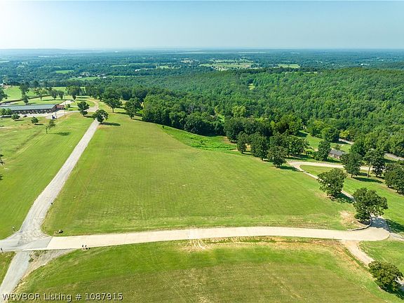3rd image of Rivermont Cir #3