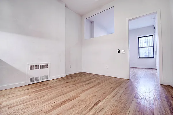 Rented by Urbane Brokerage | media 5