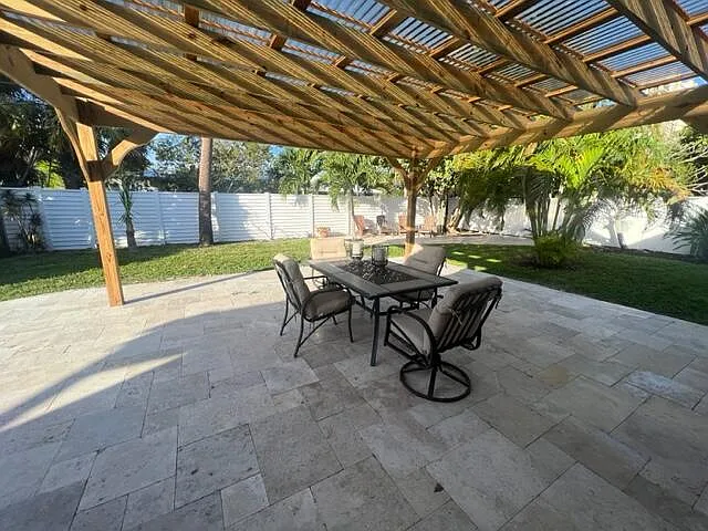 1260 Manor Dr — Photo 23