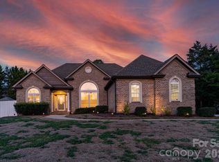 215 Thompson Ct, Indian Trail, NC 28079