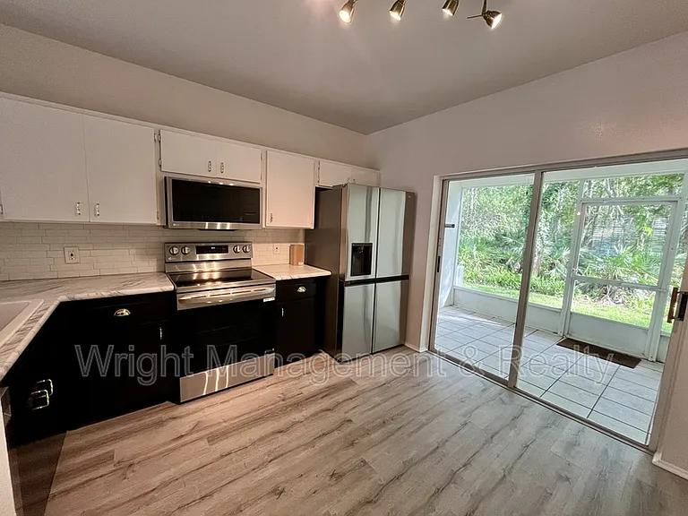 12326 Berkeley Square Dr — Photo 8