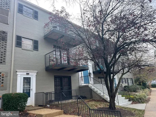 5911 Quantrell Ave APT 102, Alexandria, VA 22312