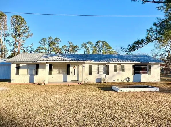 57 Hester St, Hazlehurst, GA 31539