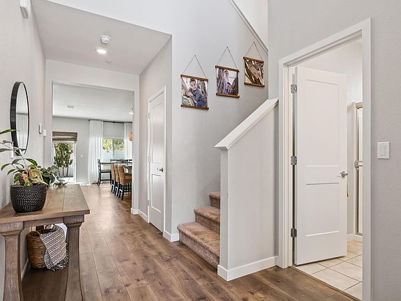 4th image of 1090 Davidson Court