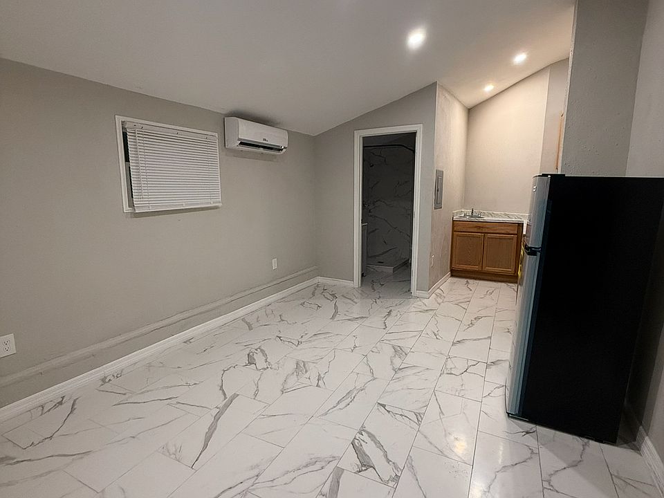 1st image of 332 S Hart Blvd #1