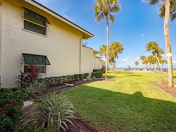 4th image of 4660 Ocean Blvd APT G1