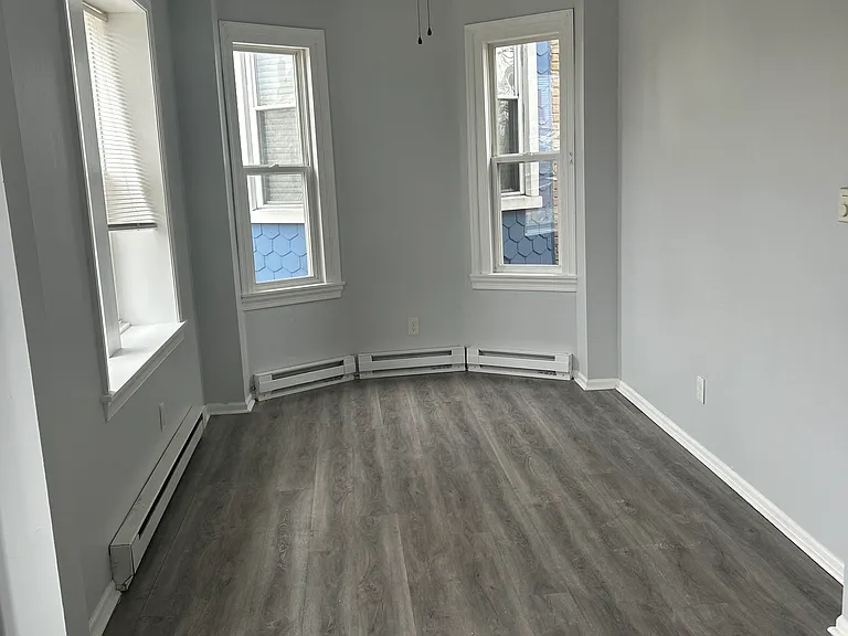203 W 19th St #2 — Photo 6