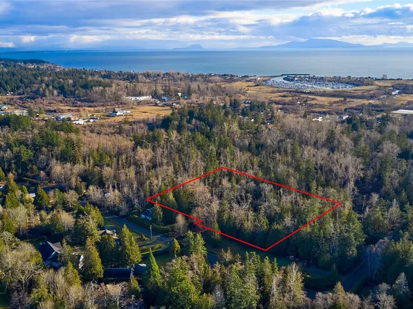 230 Iris Boulevard, Point Roberts, WA 98281