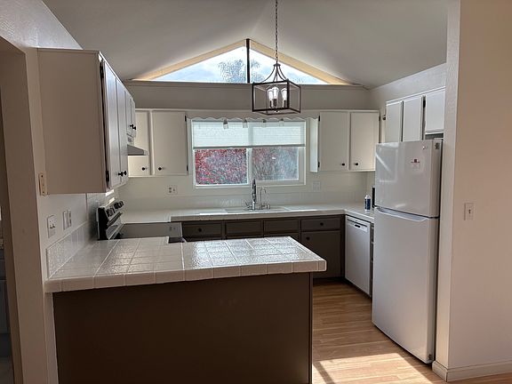 2nd image of 116 Falmouth Ct