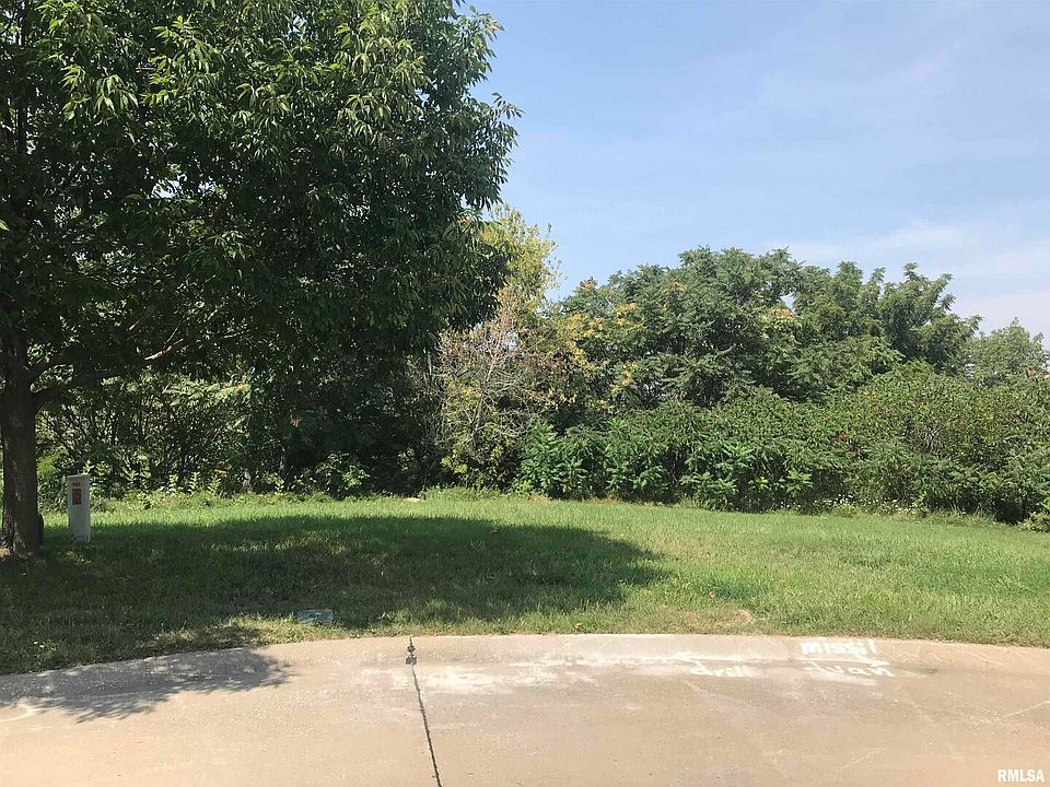 1st image of 671 7th Street Ct