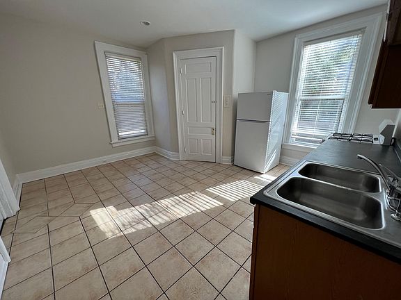 3rd image of 1023 Ervin Ter #1