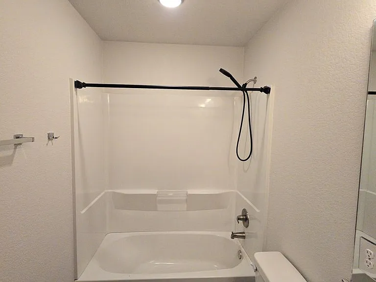 626 Magnolia Bnd — Photo 10