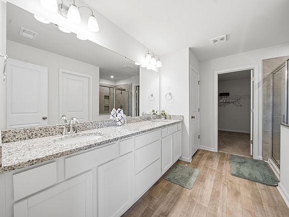 4th image of 663 Oak Branch Pl