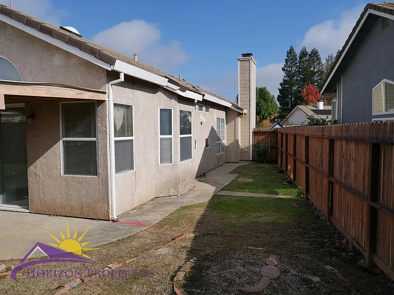 9472 Clementine Way — Photo 27