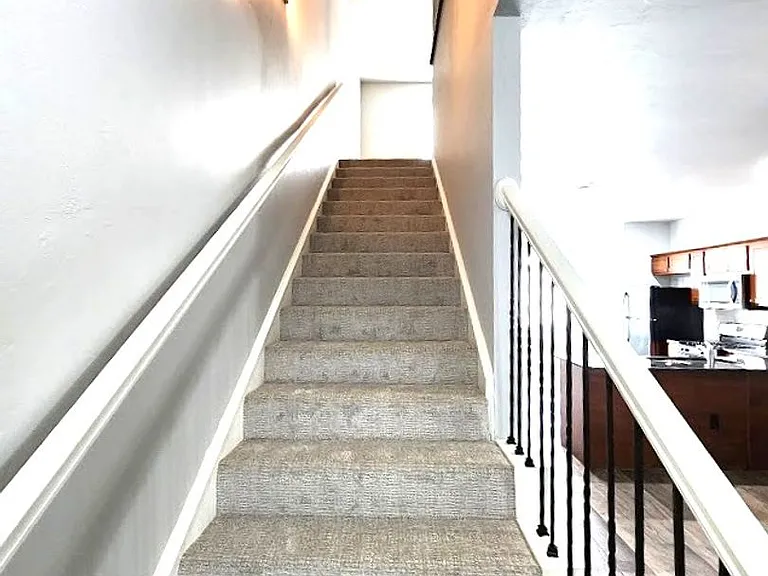 Campbell St Duplex — Photo 20