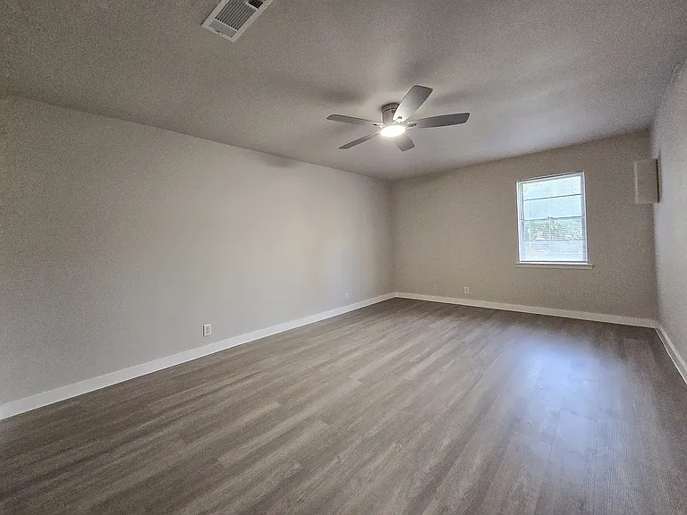 521 W Blair St #2 — Photo 3