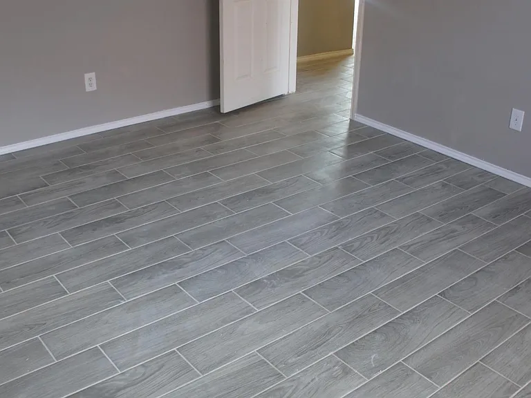 1839 Hillwood Dr — Photo 32