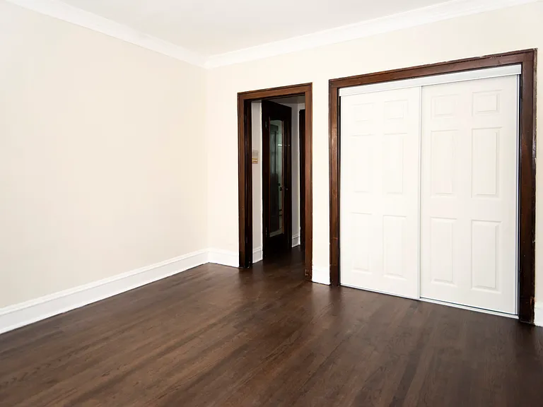 3819.5 N Greenview Ave #3W — Photo 8
