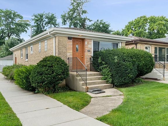 2nd image of 7101 W Devon Ave