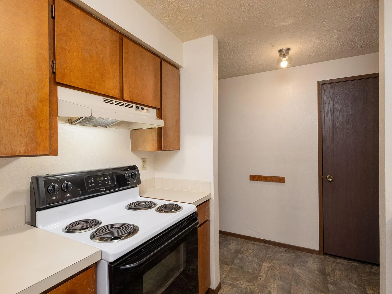 2 bed, 700 sqft, $950 — Photo 4
