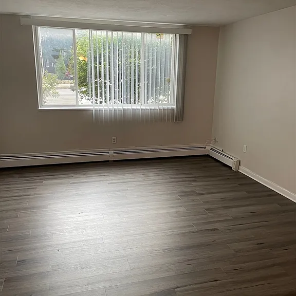 572 Cummins Hwy #1 — Photo 2