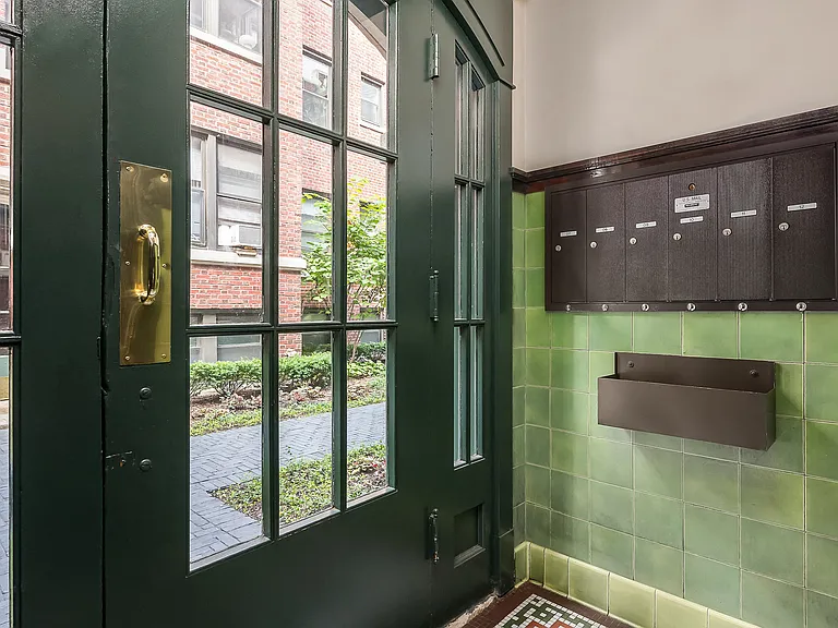 523-31 W. Fullerton Ave. — Photo 12