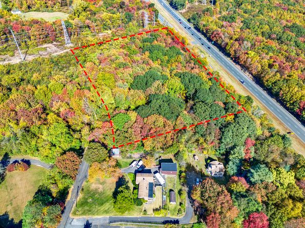 Old Colonial Rd, Watertown, CT 06795