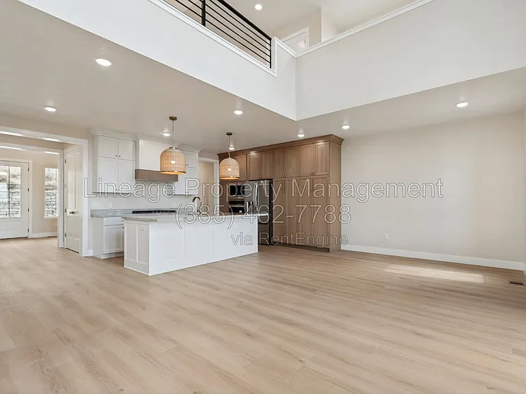 707 N 1540 E — Photo 11