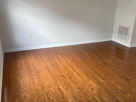 3rd image of 2121 Greenwood Dr S #400