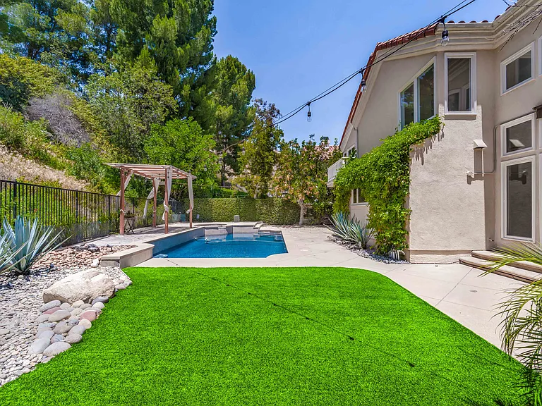 24961 Alicante Dr — Photo 35