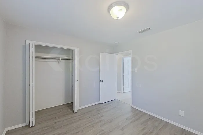 168 Creekview Dr E — Photo 18