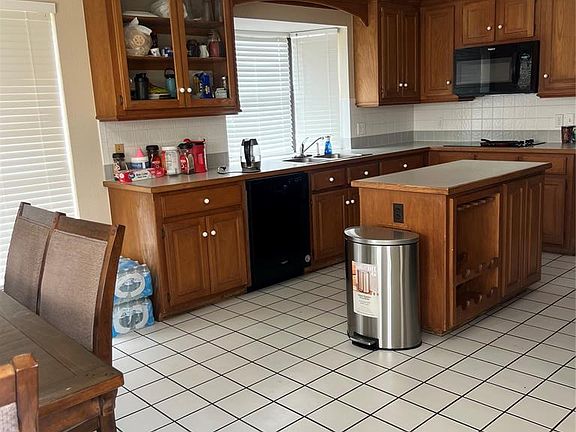 5th image of 4109 W Castlerock Rd