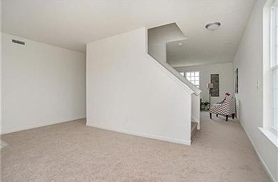 3rd image of 710 Jefferson Park Dr