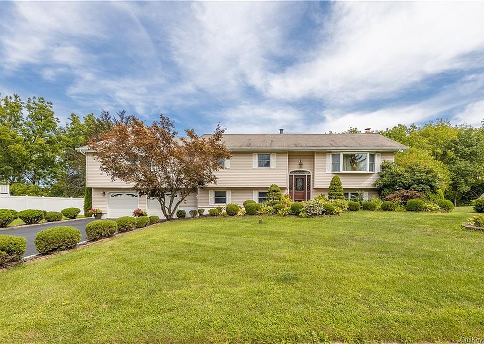 1st image of 9 Bradner Dr