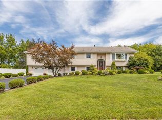 9 Bradner Dr, Warwick, NY 10990