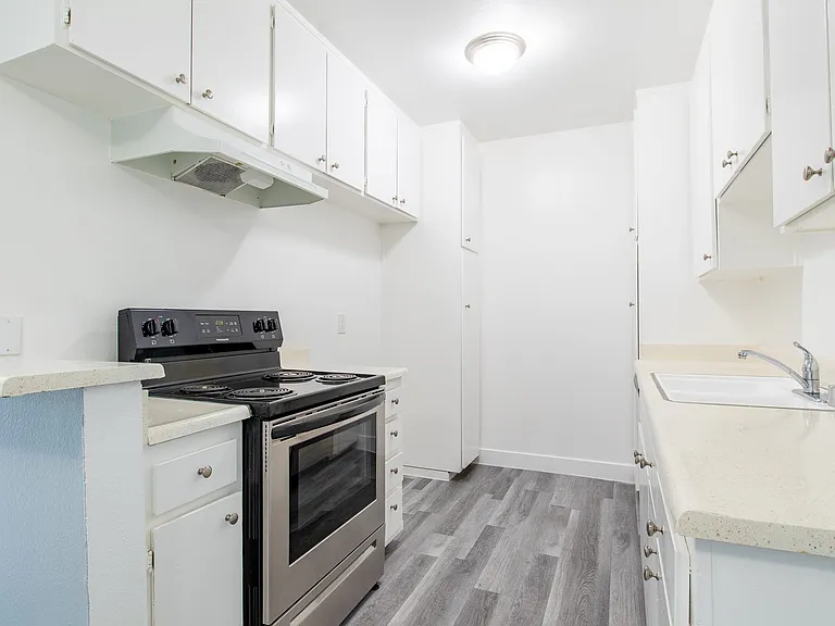 Kingsbury Apartments — Photo 4