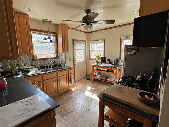 4th image of 2788 Indianola Ave